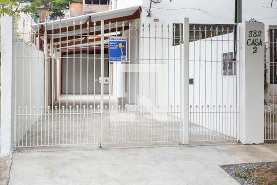 Fachada de casa para alugar com 2 quartos, 80m² em Serraria, Diadema