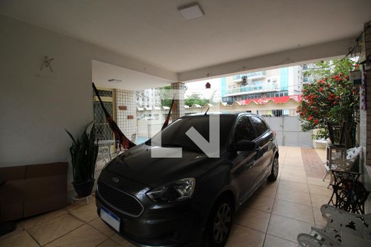 Área Externa - Garagem de casa à venda com 6 quartos, 360m² em Taquara, Rio de Janeiro