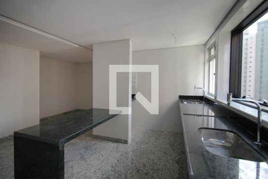 Cozinha de apartamento à venda com 2 quartos, 46m² em Centro, Belo Horizonte