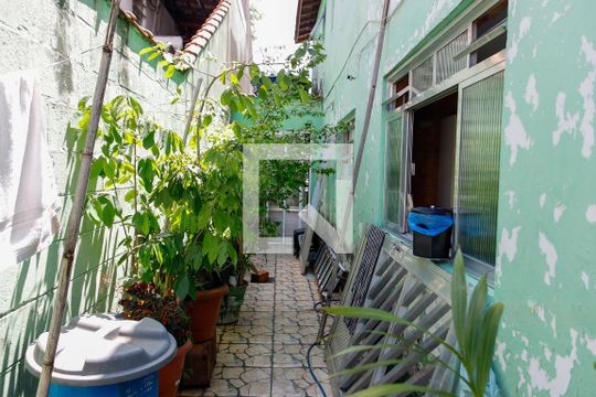 Área comum de casa à venda com 3 quartos, 136m² em Cidade das Flores, Osasco