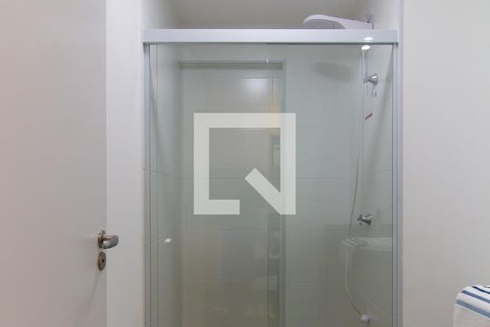 Banheiro de kitnet/studio para alugar com 1 quarto, 30m² em Perdizes, São Paulo