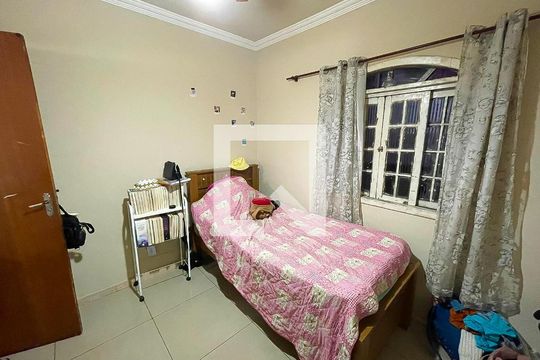 Quarto 2 de casa à venda com 3 quartos, 200m² em Santa Maria, Belo Horizonte