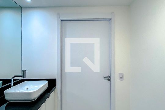 Banheiro de kitnet/studio à venda com 1 quarto, 21m² em Belenzinho, São Paulo