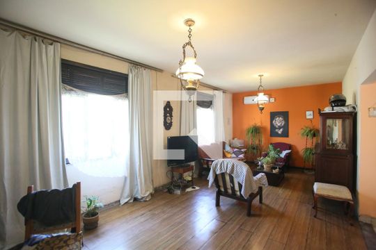 Casa à venda com 4 quartos, 300m² em Taquara, Rio de Janeiro