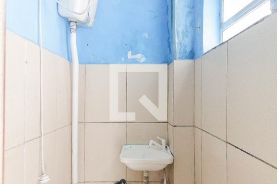 Banheiro da Suíte de casa à venda com 7 quartos, 100m² em Conjunto Habitacional Aguia de Haia, São Paulo