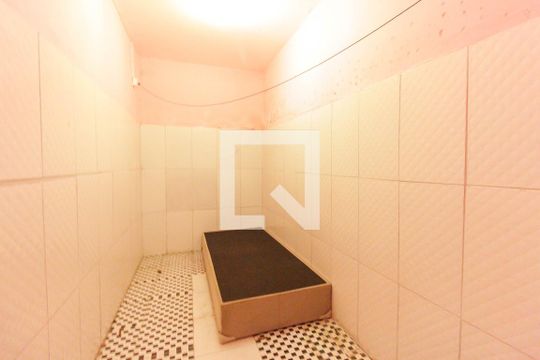 Quarto de Serviço de casa à venda com 7 quartos, 100m² em Conjunto Habitacional Aguia de Haia, São Paulo