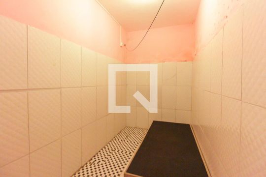 Quarto de Serviço de casa à venda com 7 quartos, 100m² em Conjunto Habitacional Aguia de Haia, São Paulo