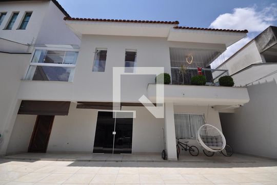 Fachada de casa à venda com 4 quartos, 240m² em Jardim Guapira, São Paulo