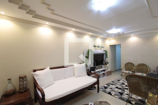 Casa à venda com 3 quartos, 280m² em Copacabana, Belo Horizonte