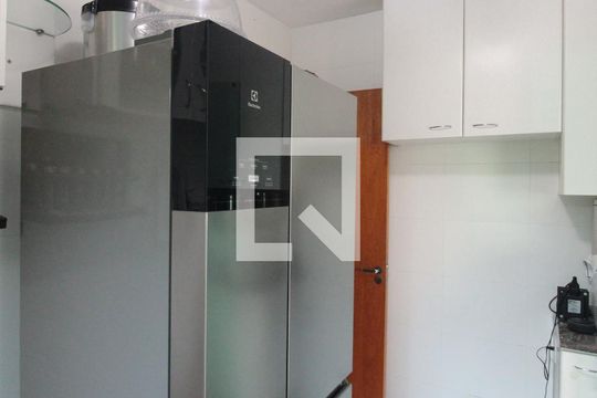 Cozinha de casa para alugar com 3 quartos, 280m² em Copacabana, Belo Horizonte