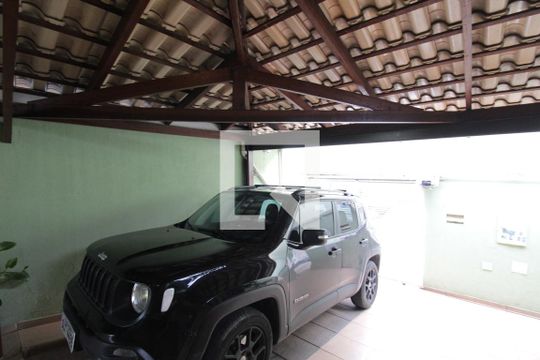 Garagem de casa à venda com 3 quartos, 280m² em Copacabana, Belo Horizonte