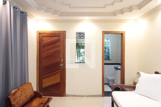 Sala de casa para alugar com 3 quartos, 280m² em Copacabana, Belo Horizonte