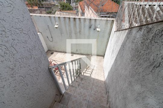 Escada de casa para alugar com 3 quartos, 240m² em Vila Nova Cachoeirinha, São Paulo