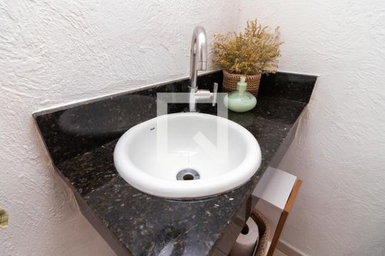 Lavabo de casa para alugar com 3 quartos, 240m² em Vila Nova Cachoeirinha, São Paulo