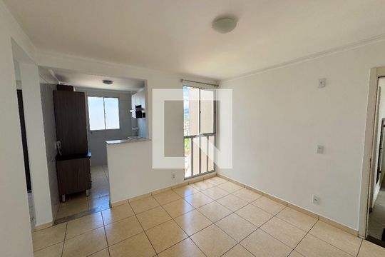 Apartamento à venda com 2 quartos, 49m² em Diamante, Contagem