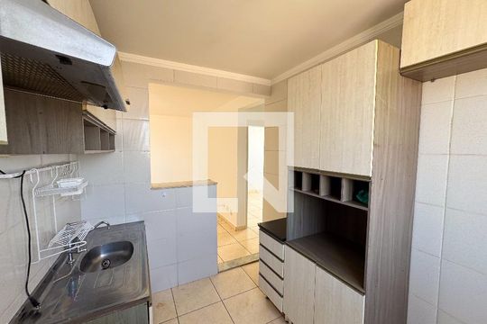 Cozinha de apartamento à venda com 2 quartos, 49m² em Diamante, Contagem