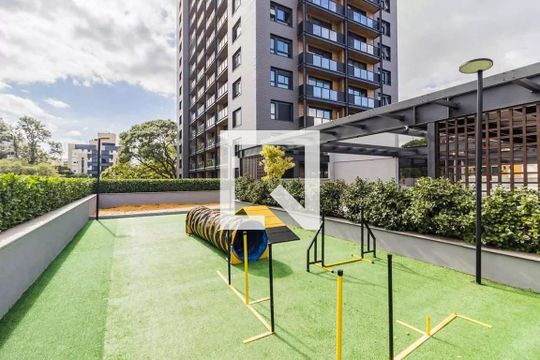 Área comum de kitnet/studio para alugar com 1 quarto, 42m² em Boa Vista, Porto Alegre