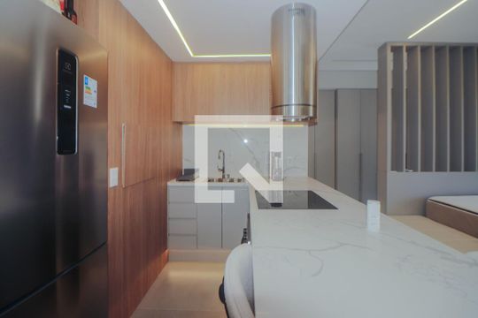 Cozinha de kitnet/studio para alugar com 1 quarto, 42m² em Boa Vista, Porto Alegre