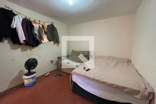 Quarto de casa para alugar com 1 quarto, 50m² em Jaguaré, São Paulo