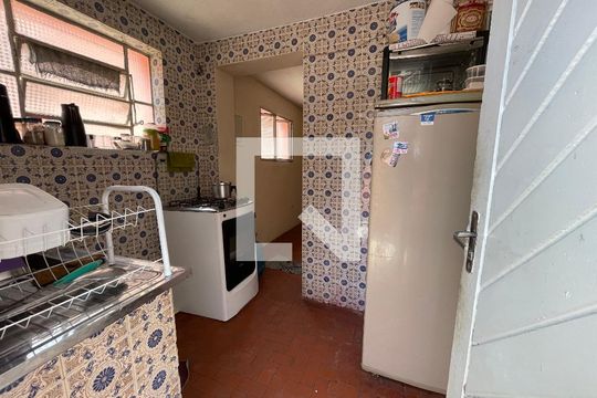 Cozinha de casa para alugar com 1 quarto, 50m² em Jaguaré, São Paulo