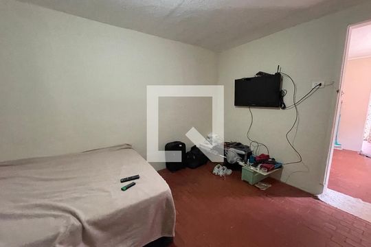 Quarto de casa para alugar com 1 quarto, 50m² em Jaguaré, São Paulo