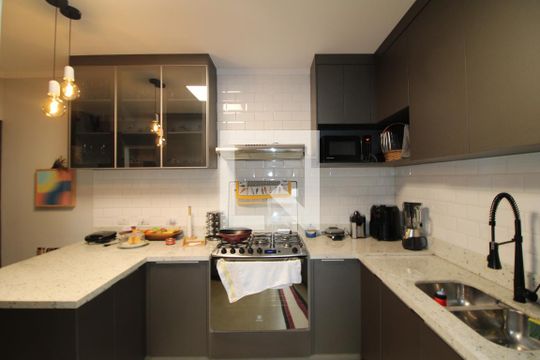 Cozinha de apartamento à venda com 3 quartos, 174m² em Vila Pauliceia, São Paulo