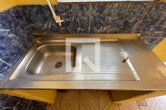 Cozinha de casa para alugar com 1 quarto, 55m² em Jaguaré, São Paulo