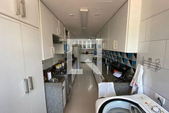 Apartamento à venda com 4 quartos, 201m² em Icaraí, Niterói