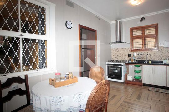 Cozinha de casa à venda com 5 quartos, 420m² em Petrópolis, Porto Alegre