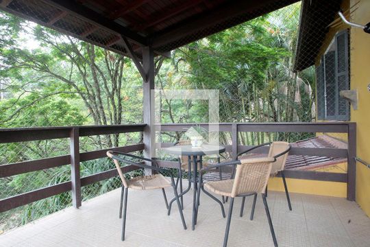 Varanda 1 de casa à venda com 5 quartos, 420m² em Petrópolis, Porto Alegre