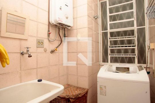 Área de Serviço + Despensa de casa à venda com 5 quartos, 420m² em Petrópolis, Porto Alegre
