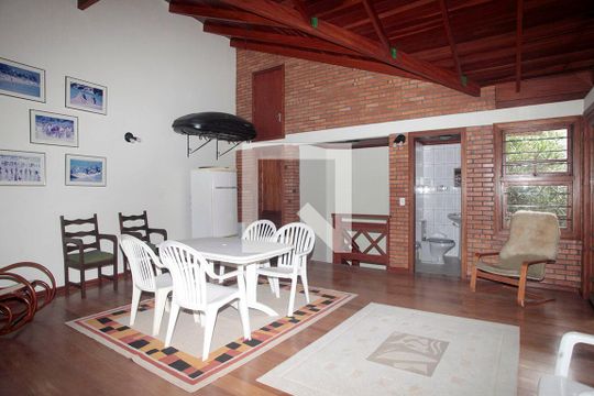 Sala de Estar Edícula de casa à venda com 5 quartos, 420m² em Petrópolis, Porto Alegre