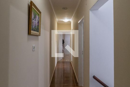 Corredor de casa à venda com 5 quartos, 208m² em Parque Cruzeiro do Sul, São Paulo