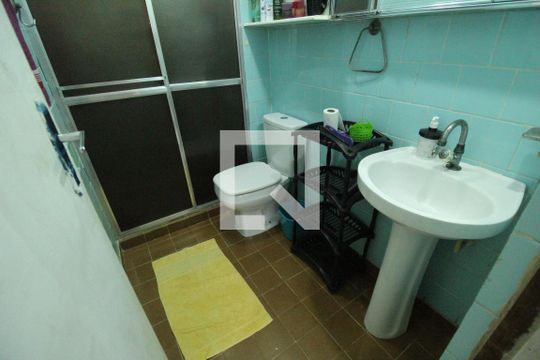 Banheiro de apartamento à venda com 3 quartos, 59m² em Jacarepaguá, Rio de Janeiro