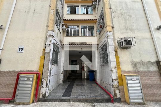 Fachada do bloco de apartamento à venda com 3 quartos, 59m² em Jacarepaguá, Rio de Janeiro
