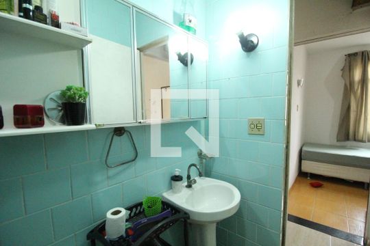 Banheiro de apartamento à venda com 3 quartos, 59m² em Jacarepaguá, Rio de Janeiro