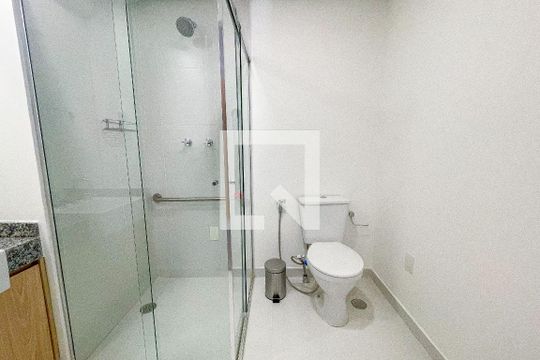 Banheiro de kitnet/studio para alugar com 1 quarto, 21m² em Jardim Paulista, São Paulo
