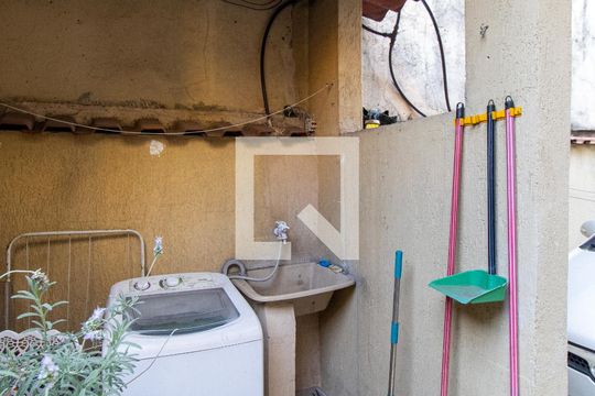 Área de Serviço de casa à venda com 5 quartos, 240m² em Parque Edu Chaves, São Paulo