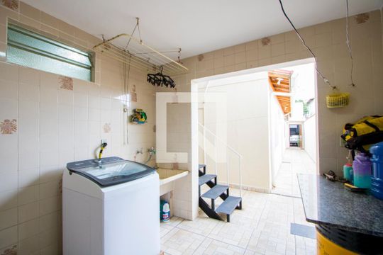 Área de serviço de casa à venda com 3 quartos, 121m² em Jardim Bela Vista, Santo André