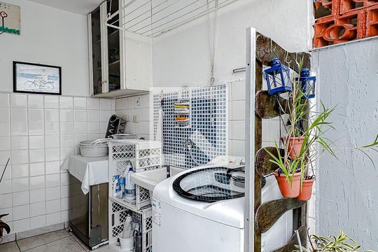 Área de Serviço de casa à venda com 3 quartos, 180m² em Jardim da Gloria, São Paulo
