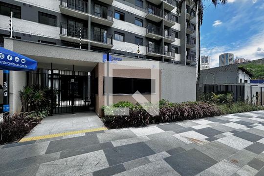 Fachada de apartamento para alugar com 1 quarto, 27m² em Campo Belo, São Paulo