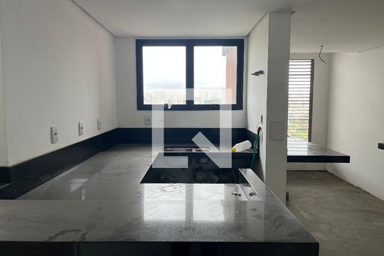 Cozinha de apartamento à venda com 3 quartos, 187m² em Vila Romana, São Paulo