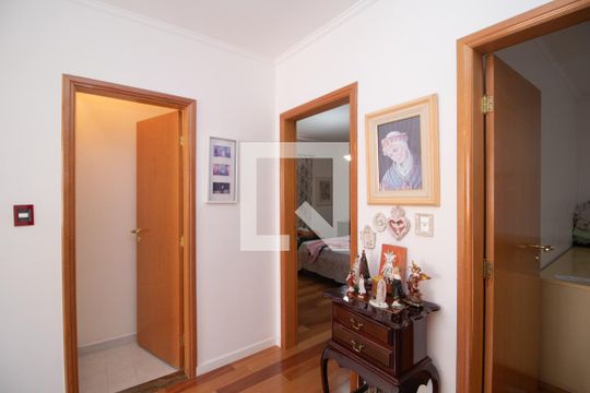 Hall de casa à venda com 4 quartos, 209m² em Vila Paiva, São Paulo