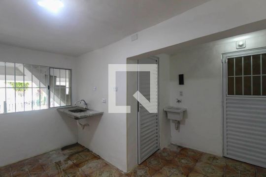 Casa para alugar com 1 quarto, 45m² em Jardim Guairaca, São Paulo
