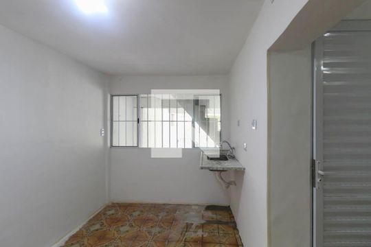 Sala/Cozinha de casa para alugar com 1 quarto, 45m² em Jardim Guairaca, São Paulo