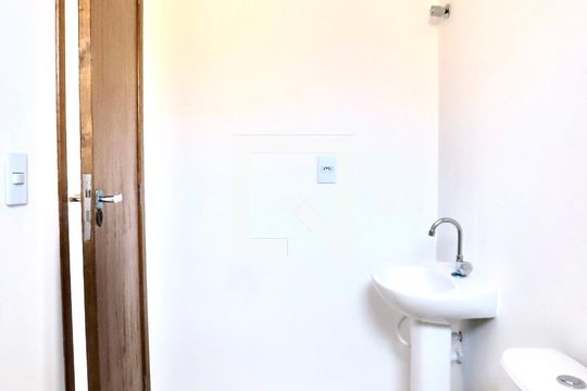 Banheiro de apartamento à venda com 1 quarto, 23m² em Quarta Parada, São Paulo