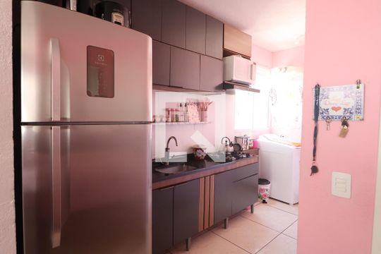 Cozinha e Área de Serviço de apartamento à venda com 2 quartos, 42m² em Rio Branco, Canoas