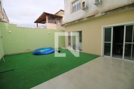 Área comum de casa à venda com 4 quartos, 225m² em Penha, Rio de Janeiro