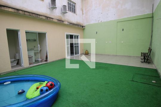 Área comum de casa à venda com 4 quartos, 225m² em Penha, Rio de Janeiro