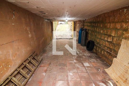 Garagem de casa à venda com 4 quartos, 318m² em Vila Assunção, Porto Alegre